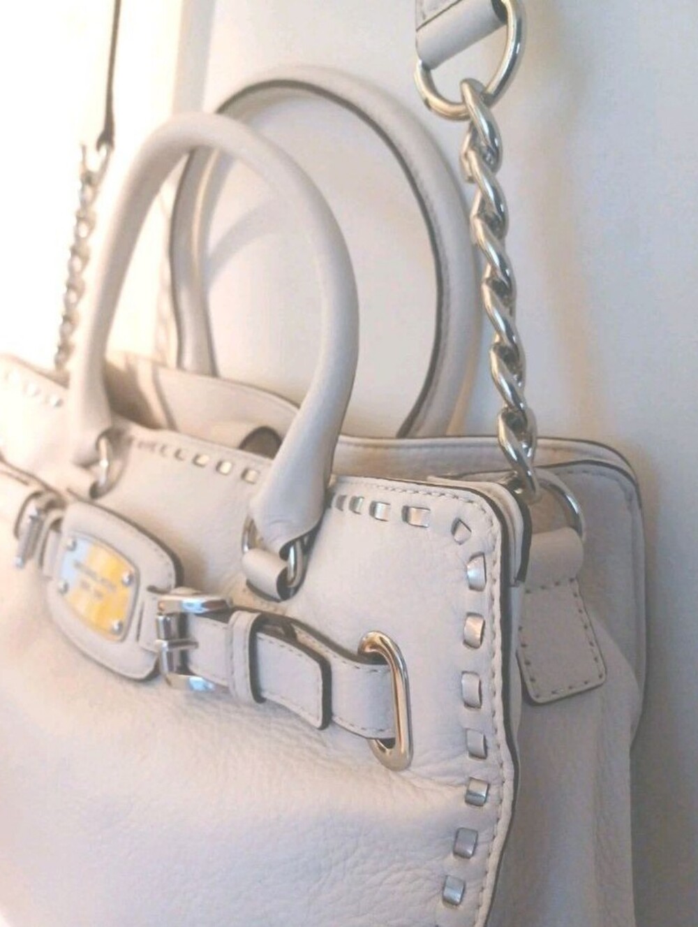 Michael Kors Hamilton Cream Grain Leather Bag with Silver Hardware/Accents - Picture 5 of 12